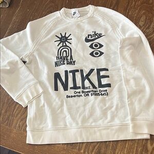 Nike White Graphic kids XL Sweatshirt